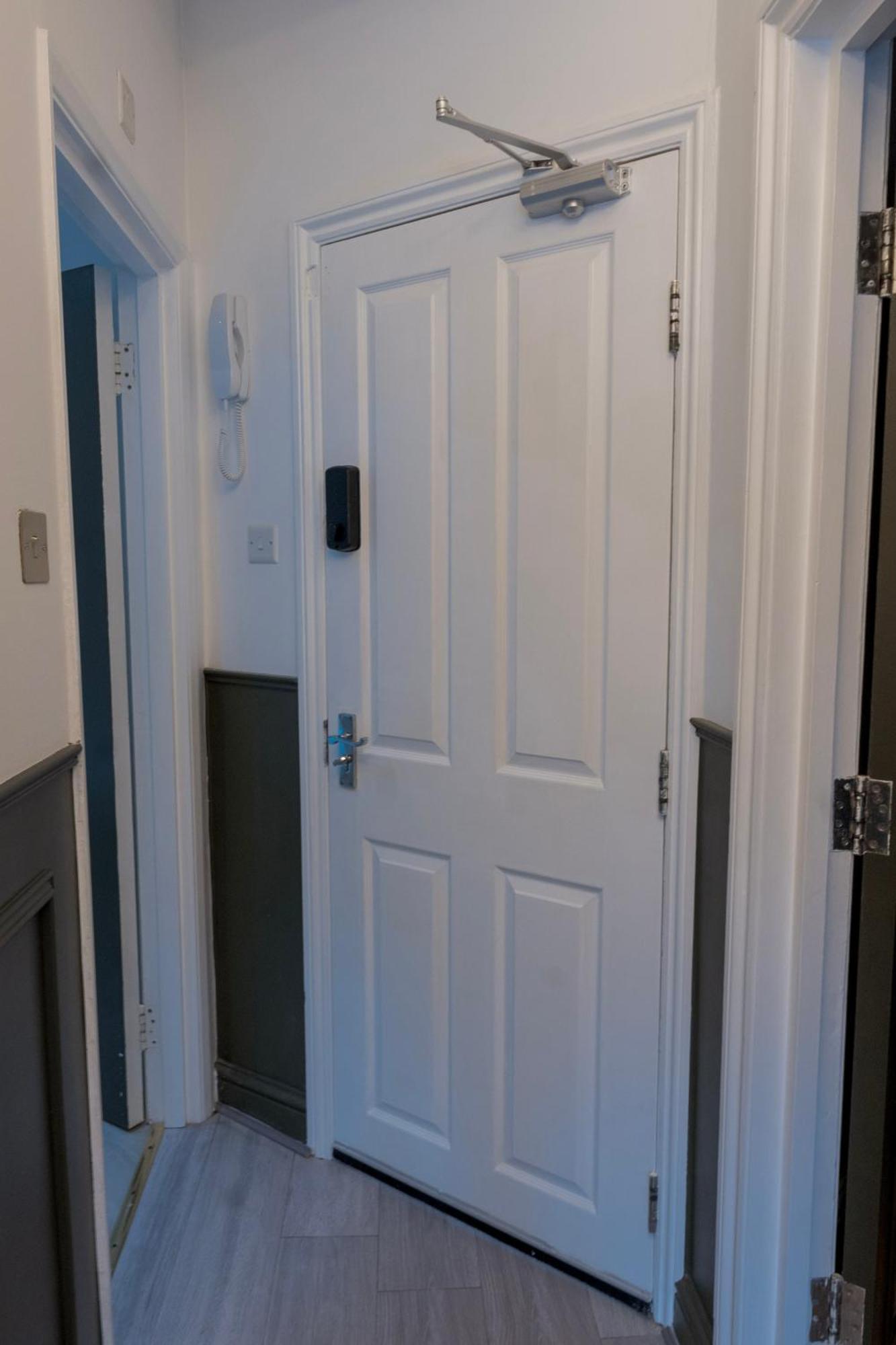 5C- Stylish Urban Retreat - Spacious 2 Bed Flat 런던 외부 사진