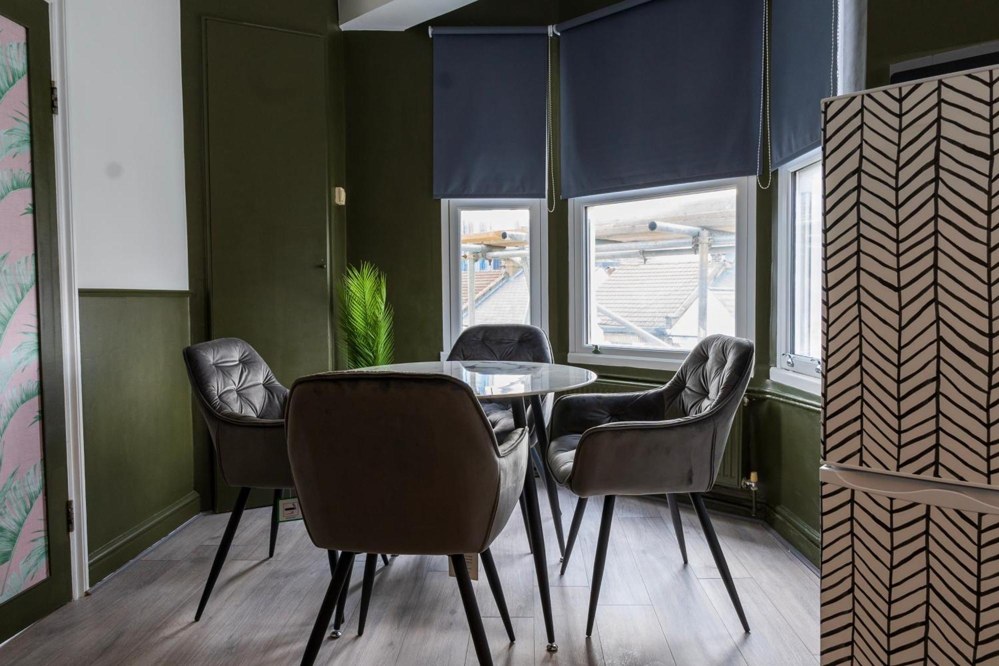5C- Stylish Urban Retreat - Spacious 2 Bed Flat 런던 외부 사진