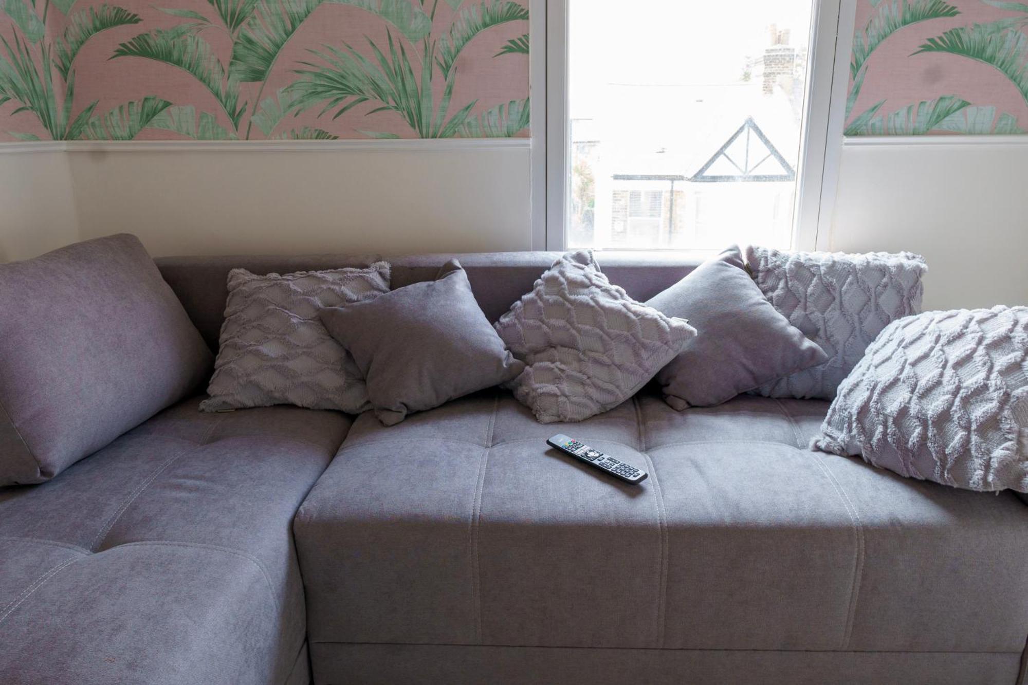5C- Stylish Urban Retreat - Spacious 2 Bed Flat 런던 외부 사진