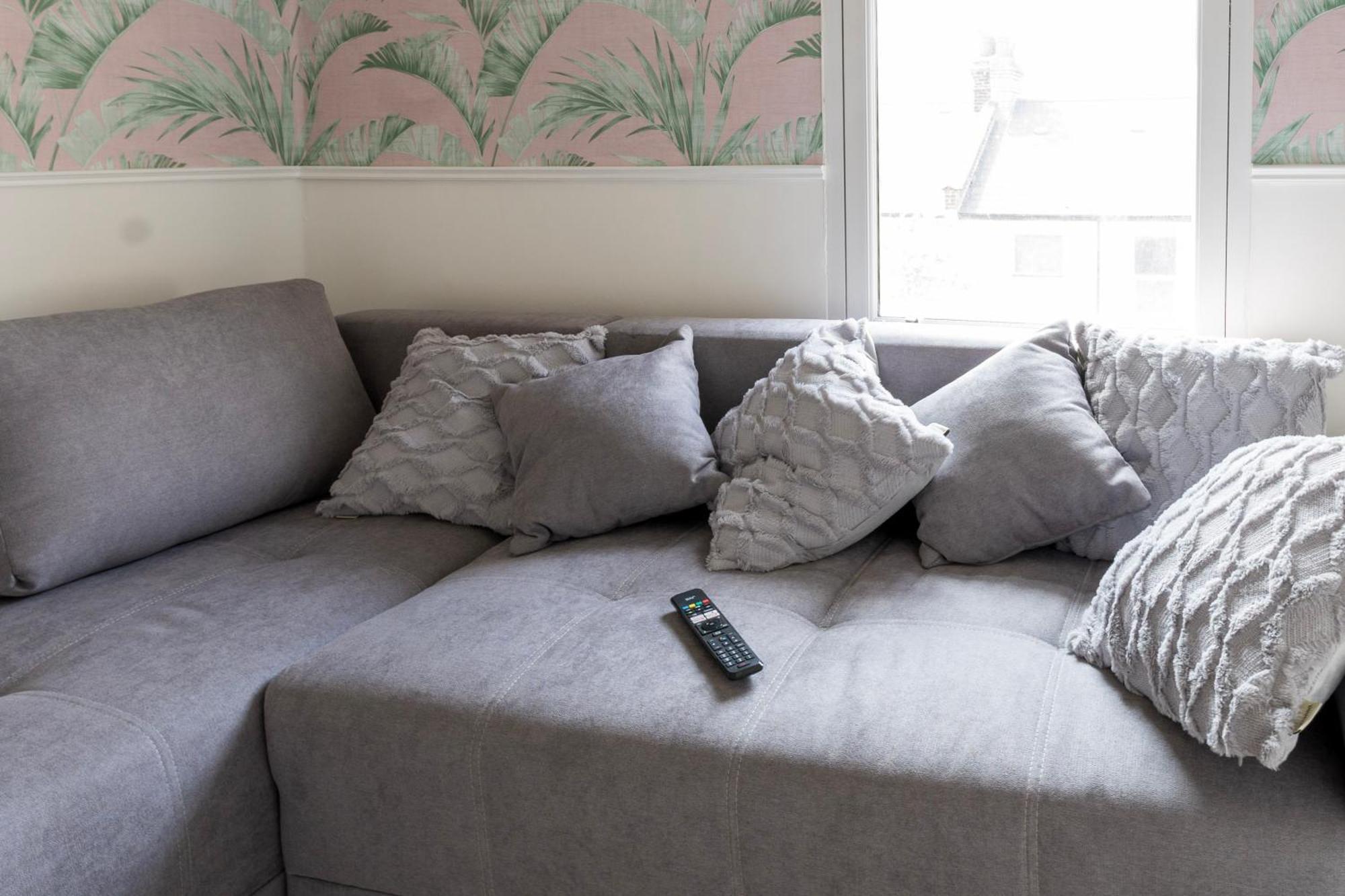 5C- Stylish Urban Retreat - Spacious 2 Bed Flat 런던 외부 사진